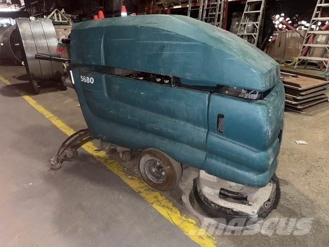 Tennant 5680 Підлогомиючі машини