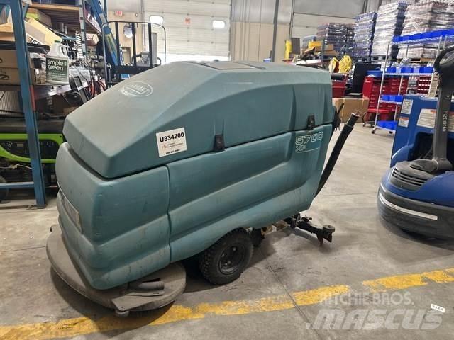 Tennant 5700XP Підлогомиючі машини