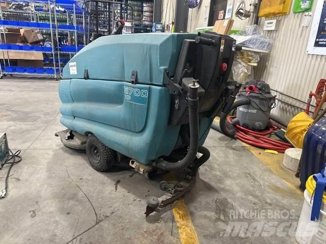 Tennant 5700XP Підлогомиючі машини