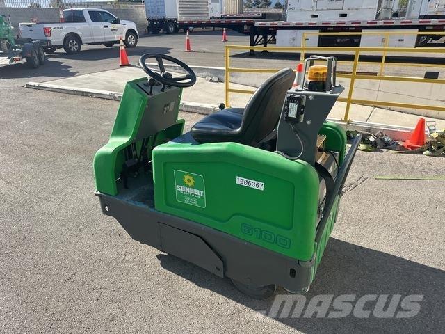 Tennant 6100 Внутрішні підмітальні машини