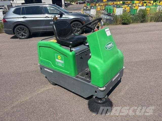 Tennant 6100 Внутрішні підмітальні машини