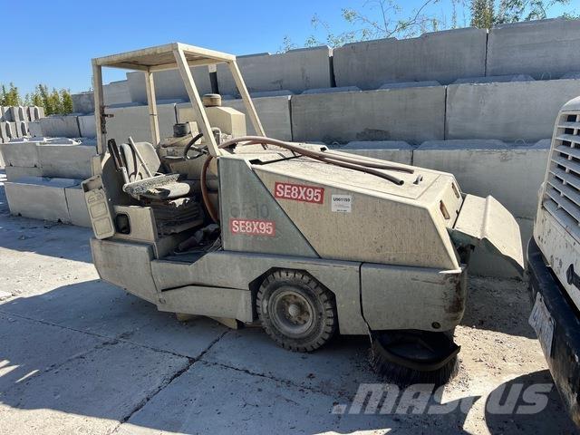 Tennant 800 Внутрішні підмітальні машини