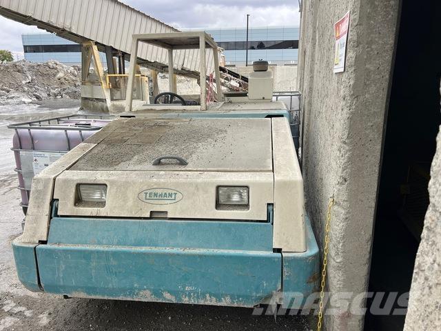 Tennant 800 Внутрішні підмітальні машини