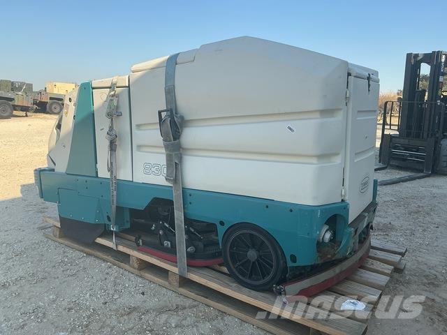 Tennant 8300 Підлогомиючі машини