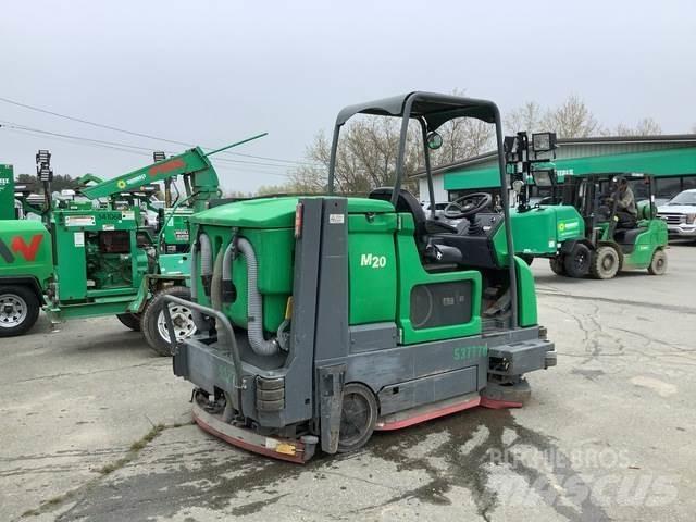 Tennant M20 Підлогомиючі машини