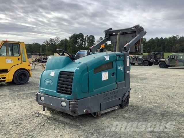 Tennant M20 Внутрішні підмітальні машини