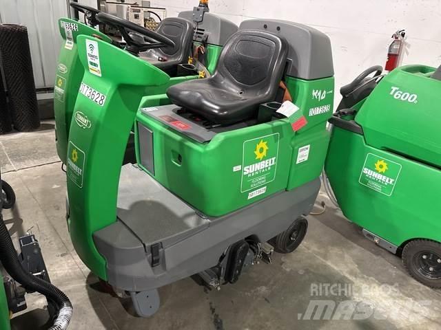 Tennant R14 Підлогомиючі машини
