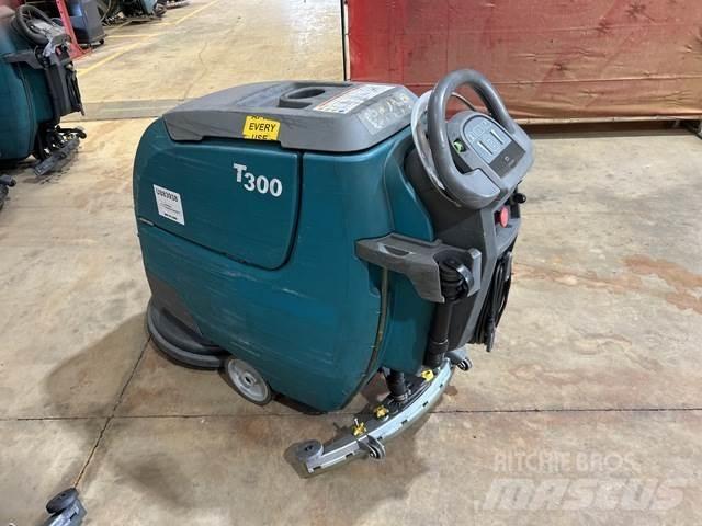 Tennant T300 Підлогомиючі машини
