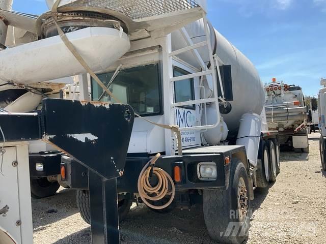 Terex  Вантажівки / спеціальні