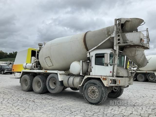 Terex Advance Вантажівки / спеціальні