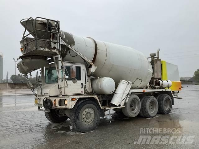 Terex Advance Вантажівки / спеціальні