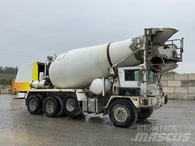 Terex Advance Вантажівки / спеціальні