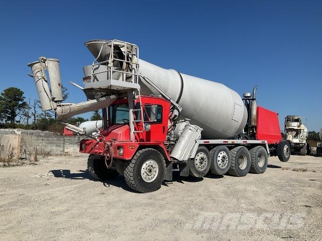 Terex Advance Вантажівки / спеціальні