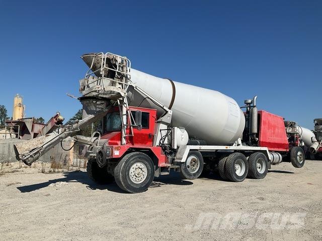 Terex Advance Вантажівки / спеціальні