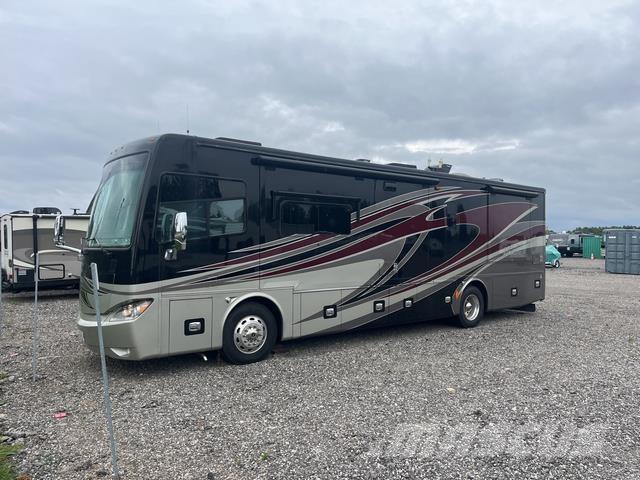 Tiffin Phaeton Автодома і житлові автопричепи