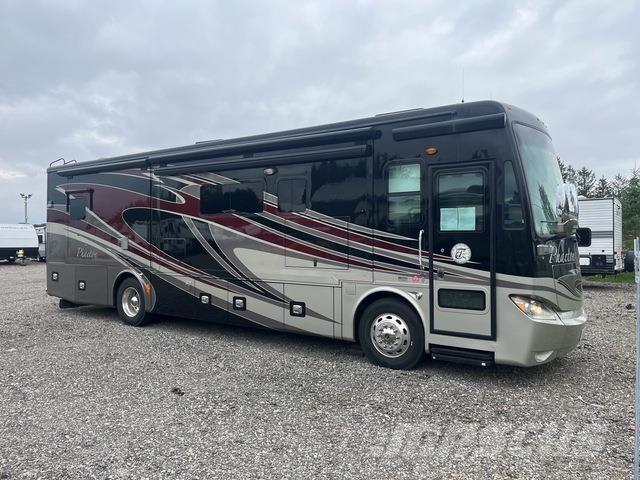 Tiffin Phaeton Автодома і житлові автопричепи