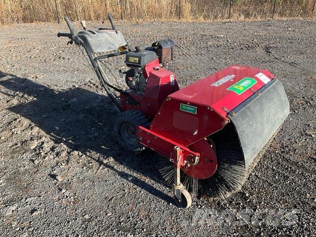 Toro 23740 Внутрішні підмітальні машини