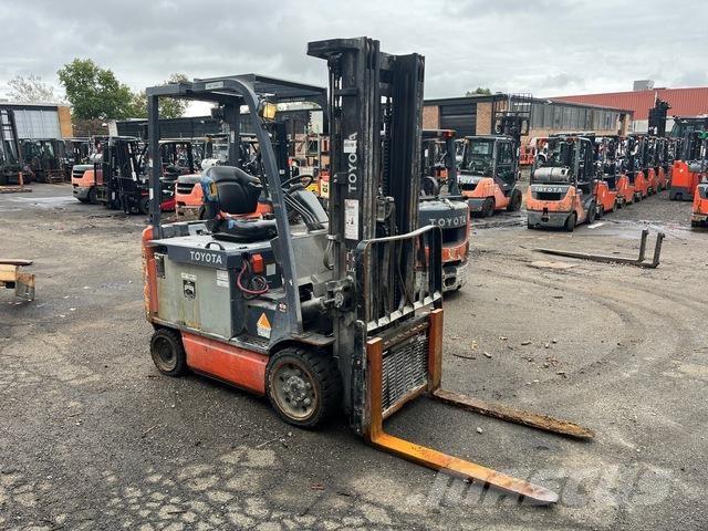 Toyota 8FBCU30 Електронавантажувачі