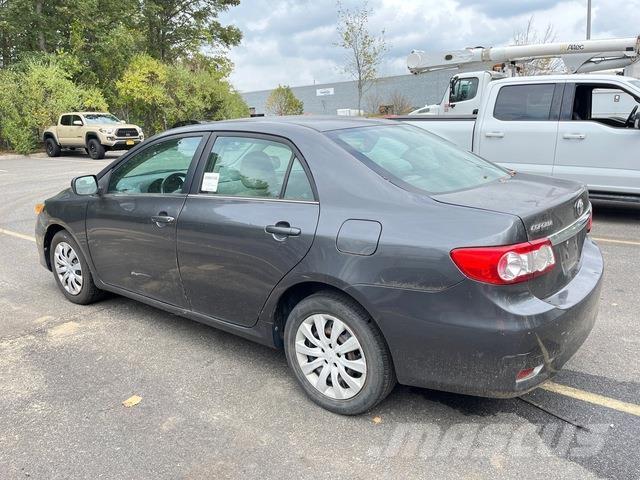 Toyota Corolla Автомобілі