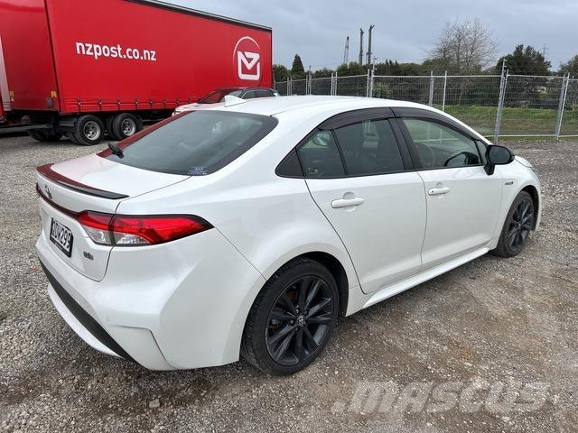 Toyota Corolla Автомобілі