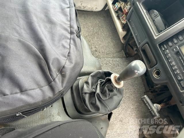 Toyota DYNA Вантажівки-платформи/бокове розвантаження