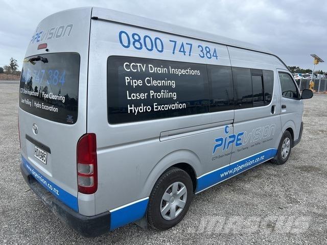 Toyota HiAce Панельні фургони