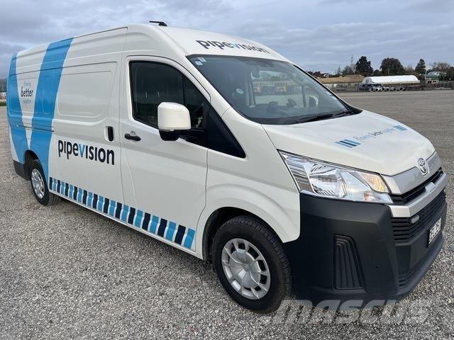 Toyota HiAce Панельні фургони