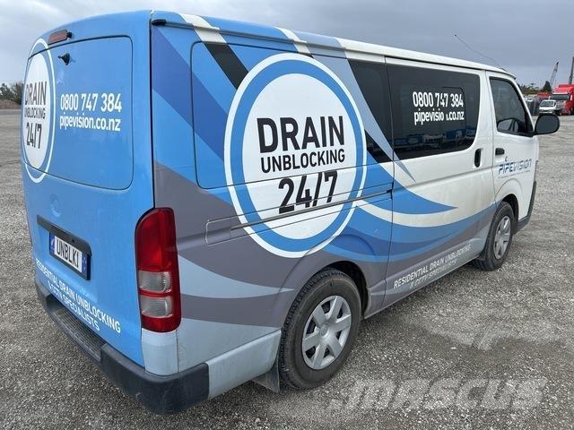 Toyota HiAce Панельні фургони