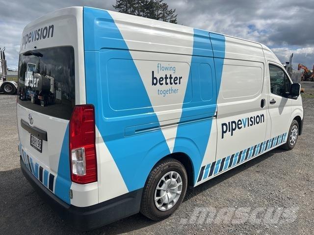 Toyota HiAce Панельні фургони