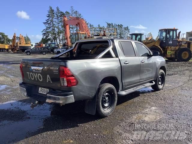 Toyota HiLux Pick up/Dropside