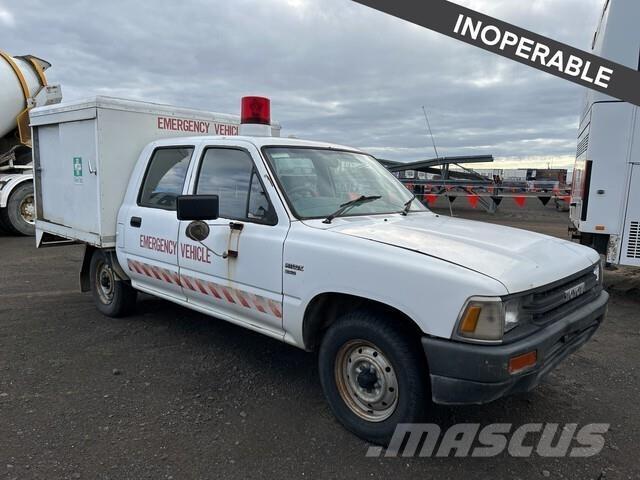 Toyota Hilux Пікапи / Бічне розвантаження
