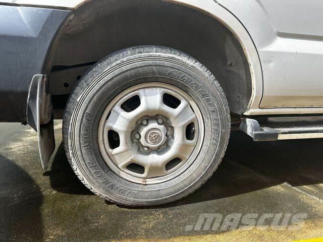 Toyota Prado Автомобілі