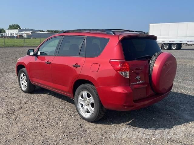 Toyota RAV4 Автомобілі