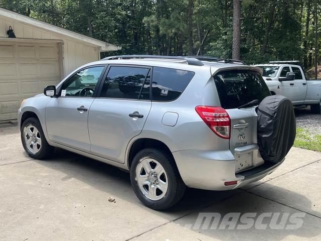 Toyota RAV4 Автомобілі