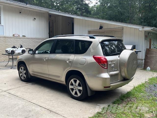 Toyota RAV4 Автомобілі