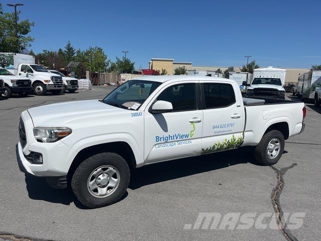 Toyota Tacoma Пікапи / Бічне розвантаження