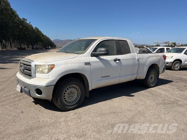 Toyota Tundra Пікапи / Бічне розвантаження