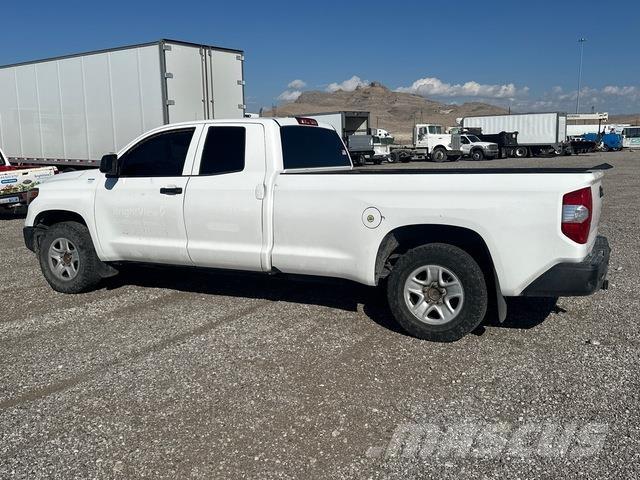 Toyota Tundra Пікапи / Бічне розвантаження