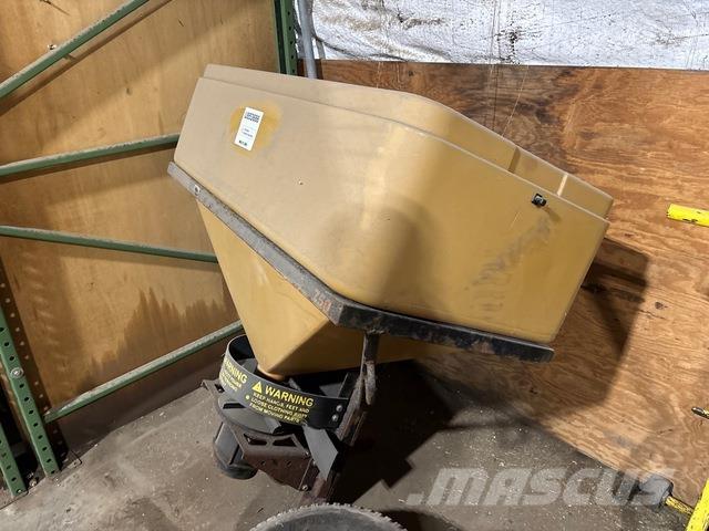  Trailhawk 750 Розсіювачі солі та піску
