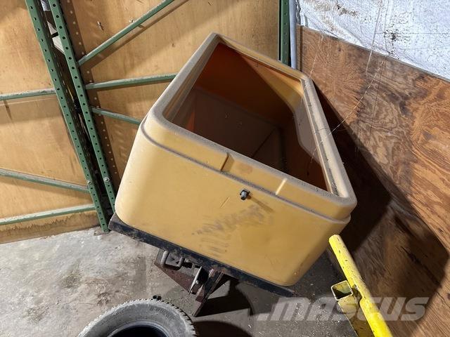  Trailhawk 750 Розсіювачі солі та піску