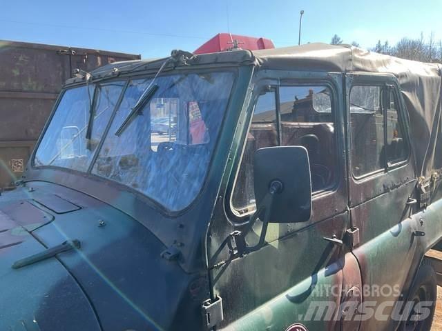  UAZ 469B Автомобілі