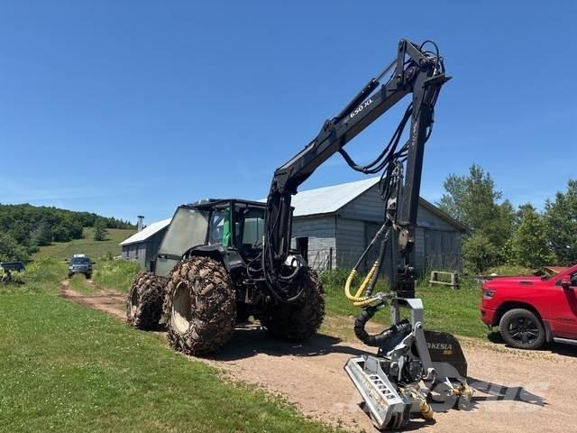Valtra X120 Трактори