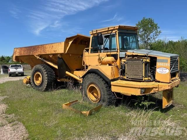 Volvo A25C 6x6 Зчленовані самоскиди