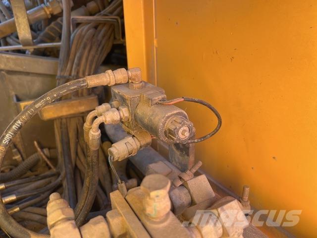 Volvo EC290BLC Гусеничні екскаватори