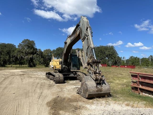 Volvo EC300DL Гусеничні екскаватори
