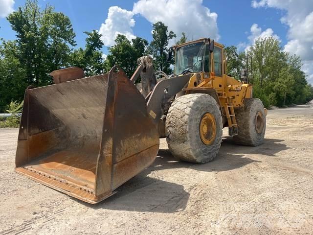 Volvo L220E Фронтальні навантажувачі