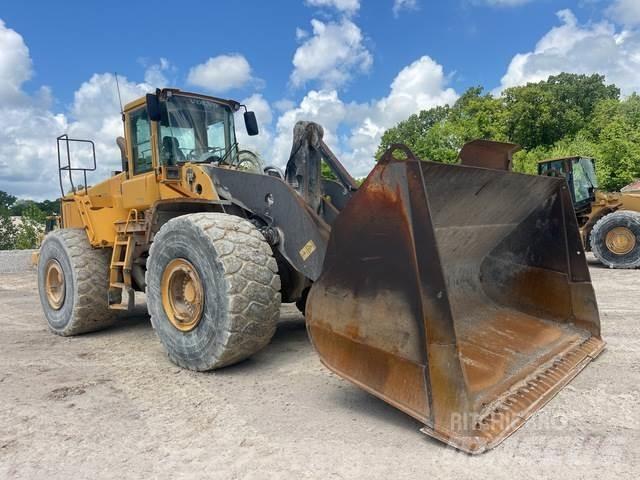 Volvo L220E Фронтальні навантажувачі