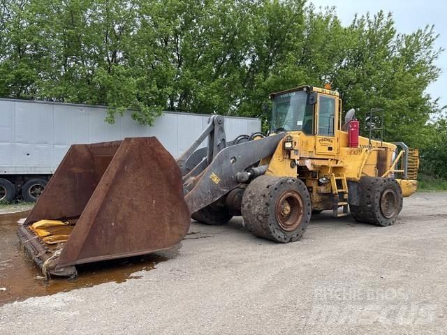 Volvo L220E Фронтальні навантажувачі