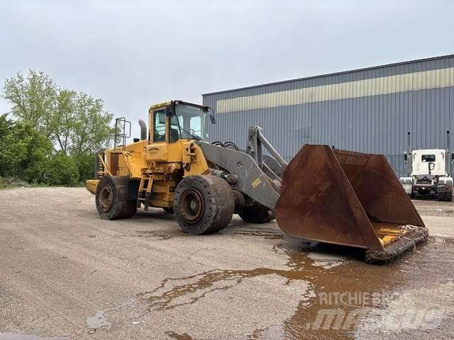Volvo L220E Фронтальні навантажувачі