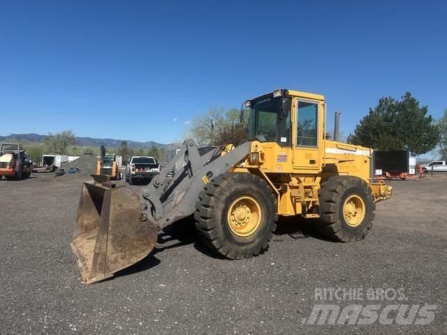 Volvo L70D Фронтальні навантажувачі